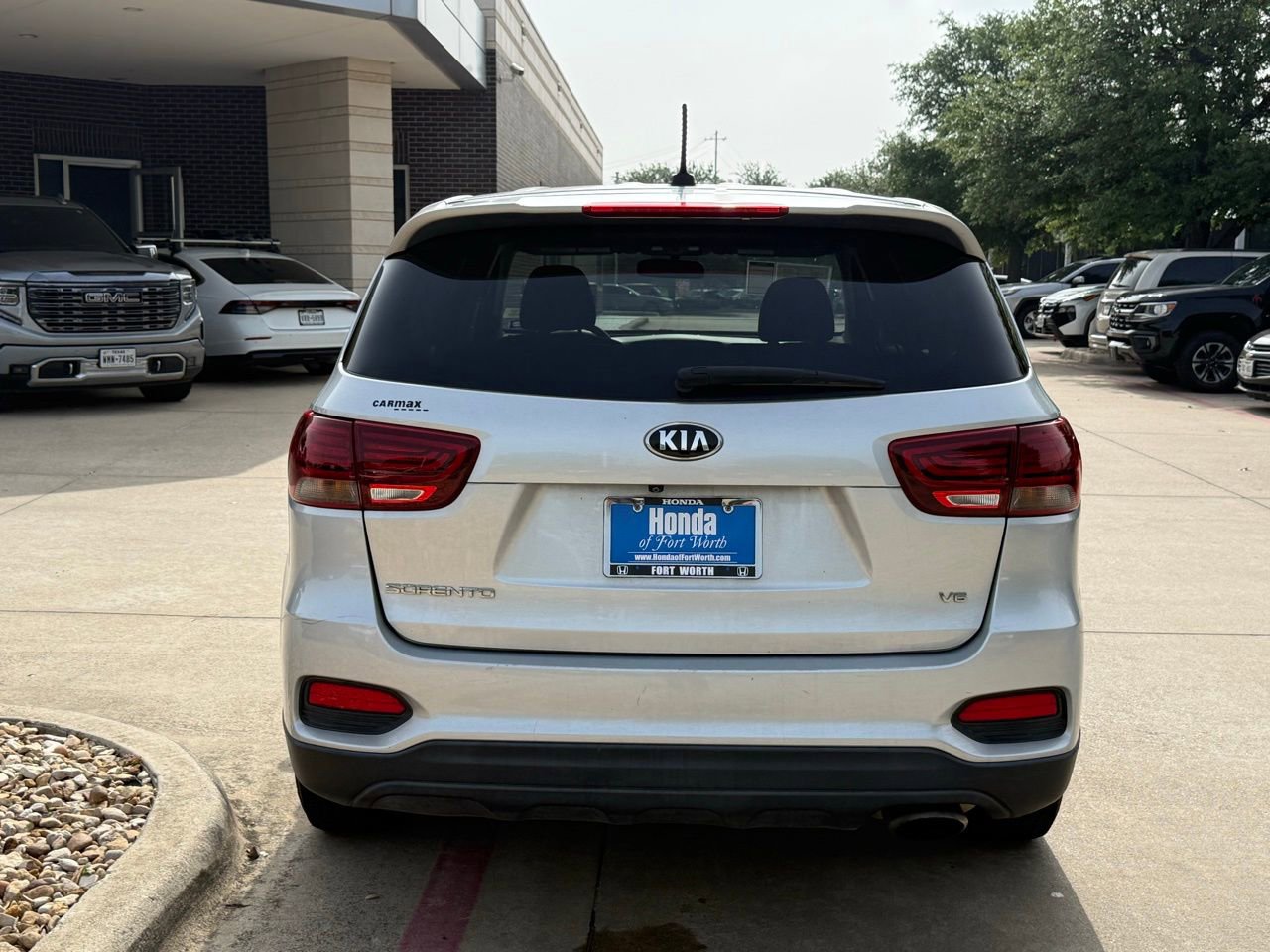 Used 2019 Kia Sorento FWD V6 image 4