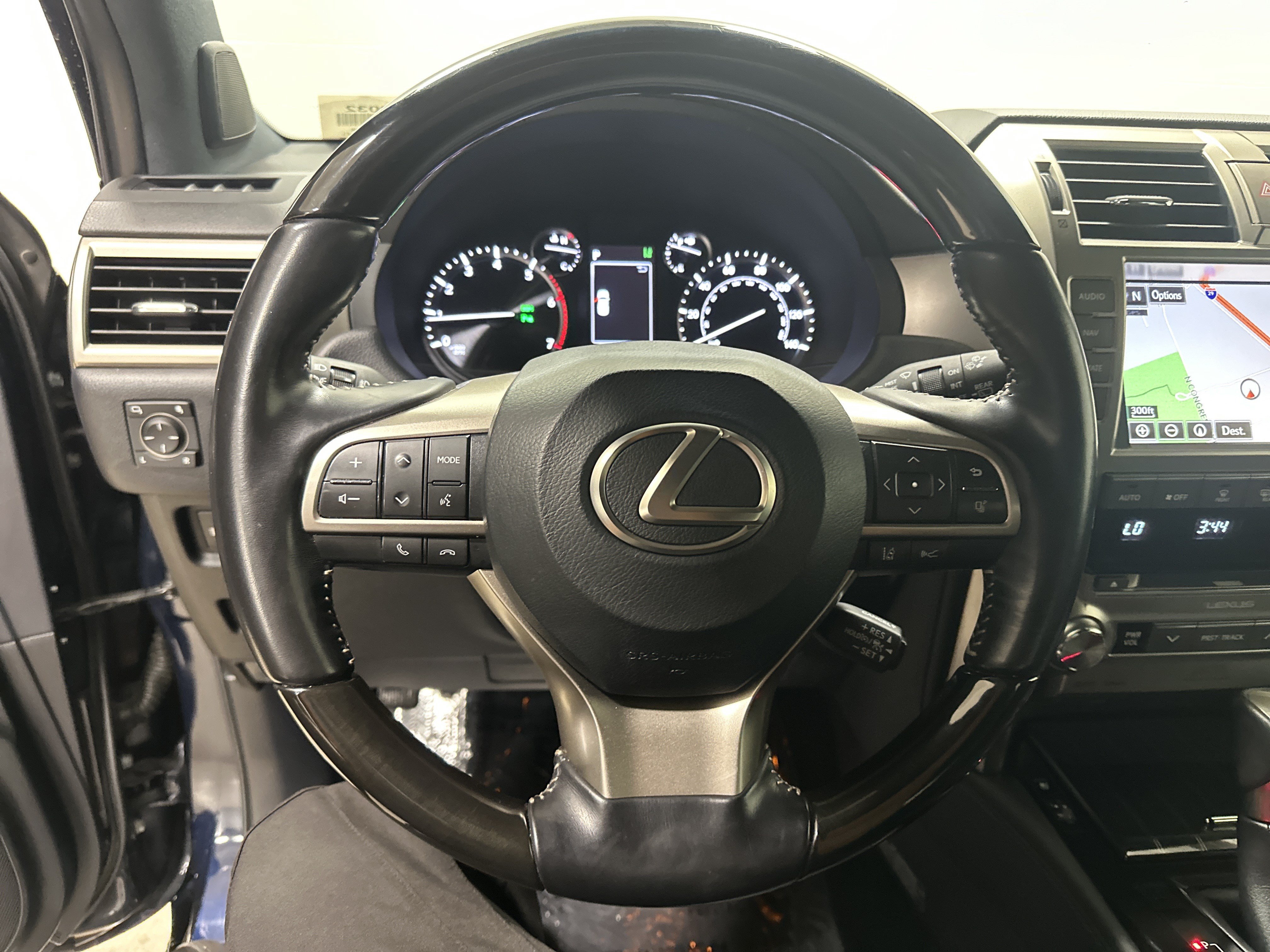 Certified 2021 Lexus GX 460 Luxury w/ Accessory Package AWD/4WD image 18