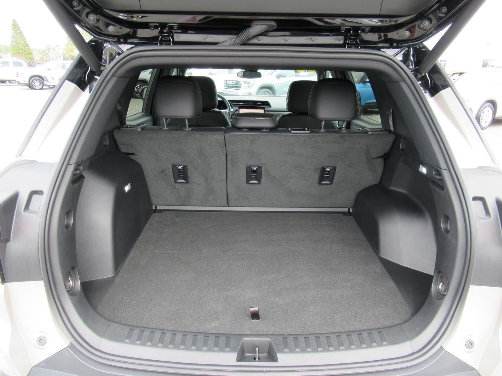 Used 2025 GMC Terrain Elevation w/ Elevation Premium Package AWD/4WD image 30