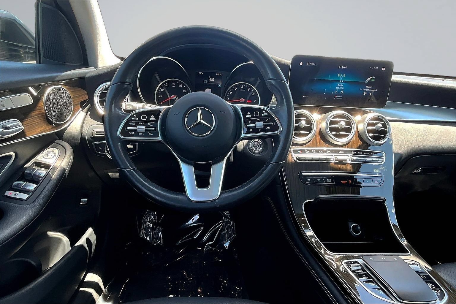 Used 2021 Mercedes-Benz GLC 300 w/ Premium Package image 9