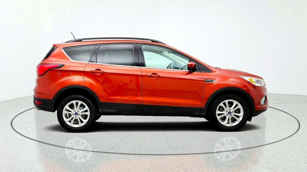 Used 2019 Ford Escape SEL FWD image 4