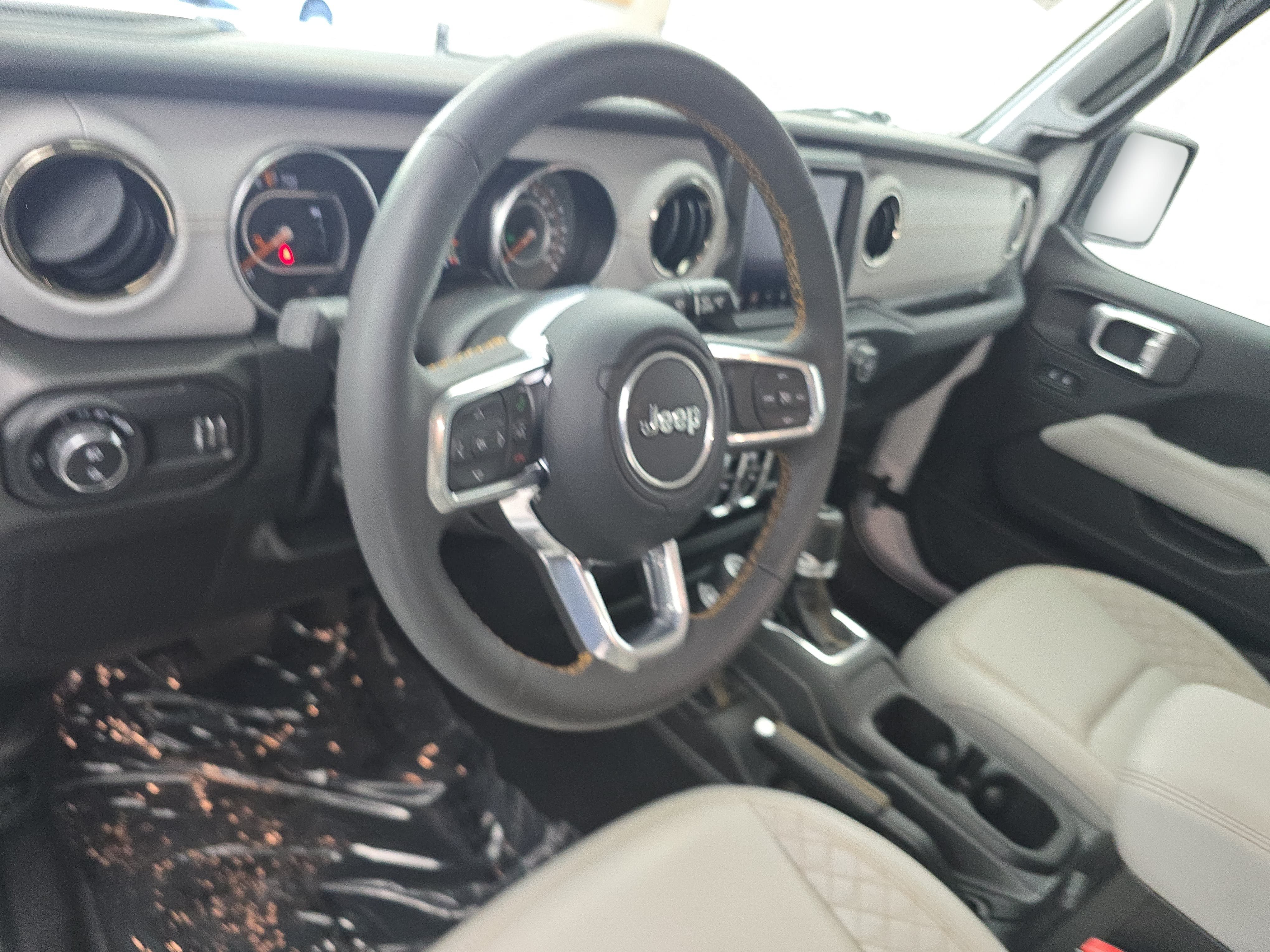 Used 2023 Jeep Gladiator Overland AWD/4WD image 15