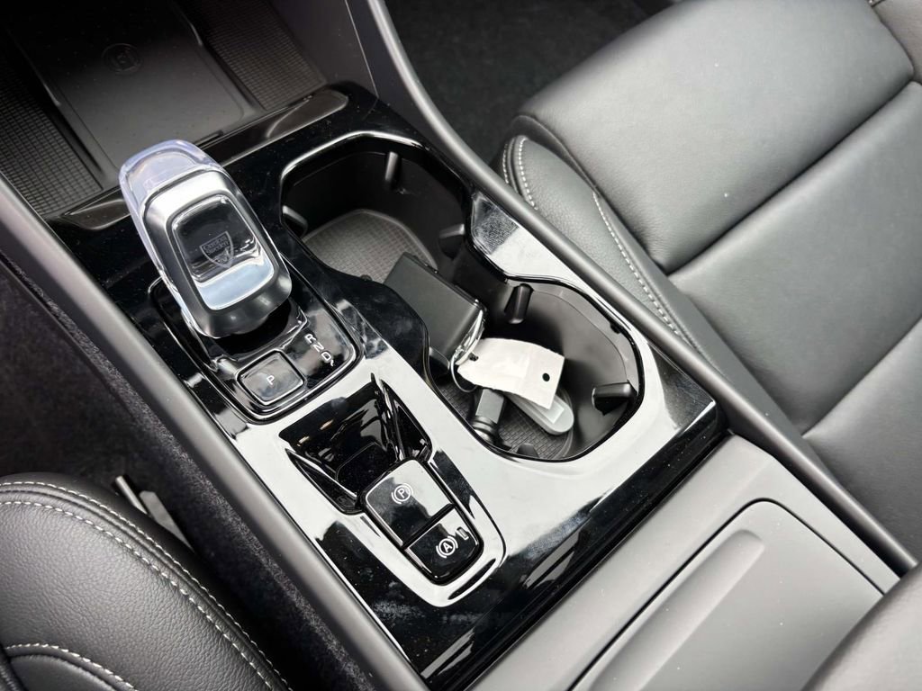 New 2026 Volvo XC40 B5 Plus w/ Protection Package Premier image 23