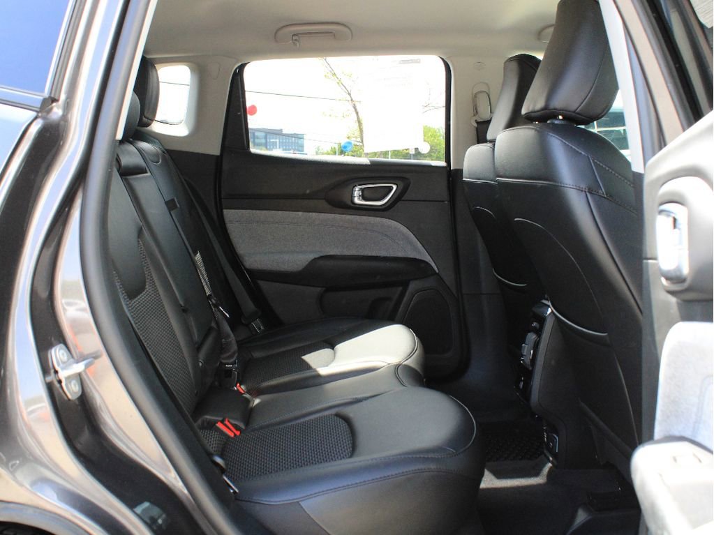 Certified 2022 Jeep Compass Latitude w/ Convenience Group AWD/4WD image 27