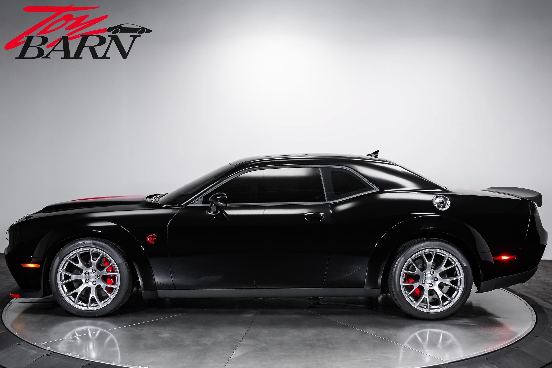 Used 2022 Dodge Challenger SRT Hellcat RWD video 2