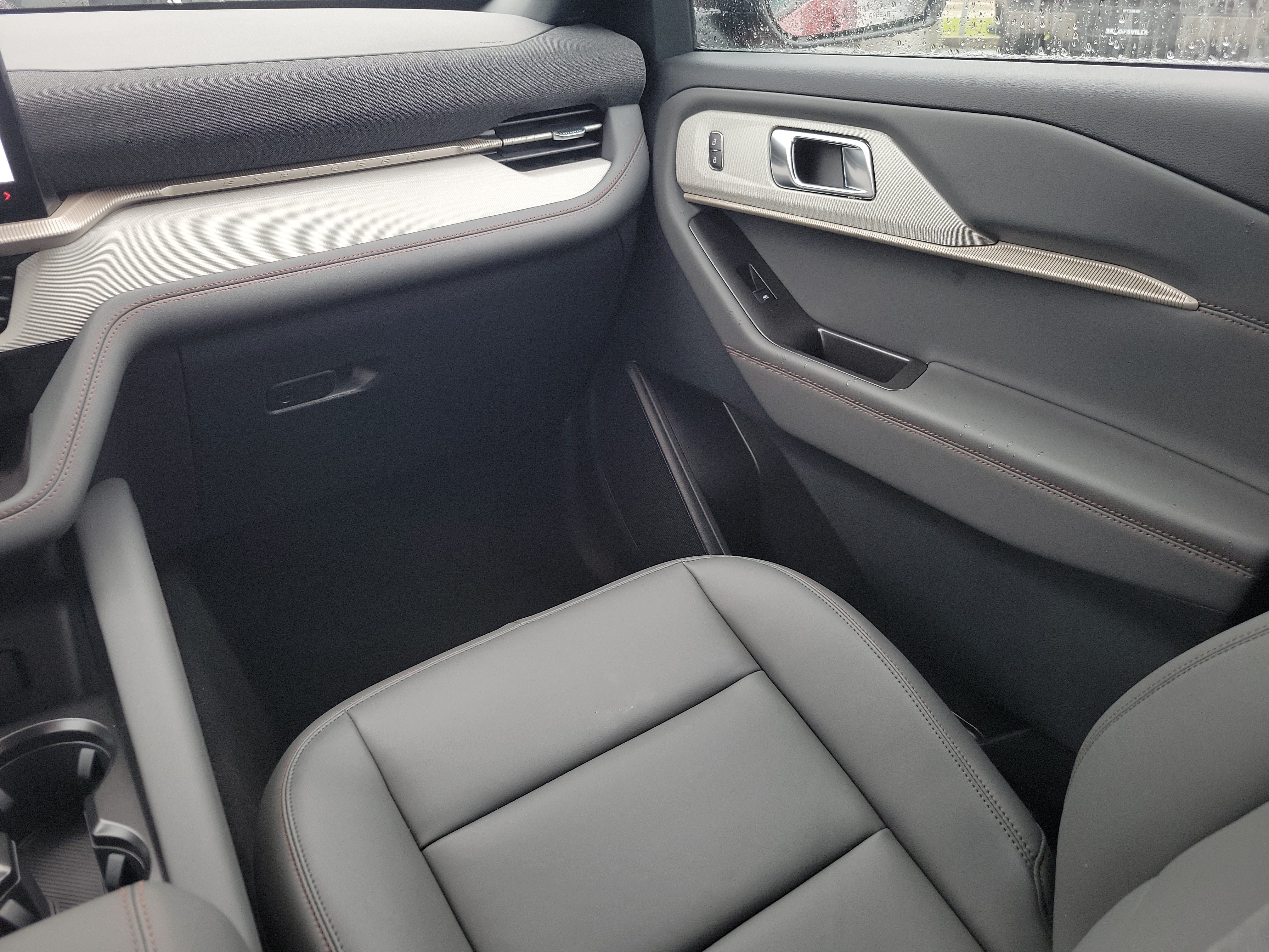 New 2027 Ford Explorer Active w/ Active Comfort Package RWD image 22
