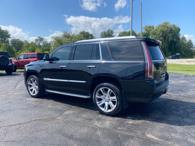 Used 2017 Cadillac Escalade Luxury AWD/4WD image 5