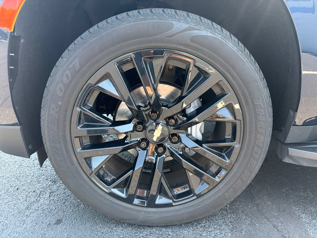 Used 2021 Chevrolet Suburban LS w/ Driver Alert Package AWD/4WD image 10