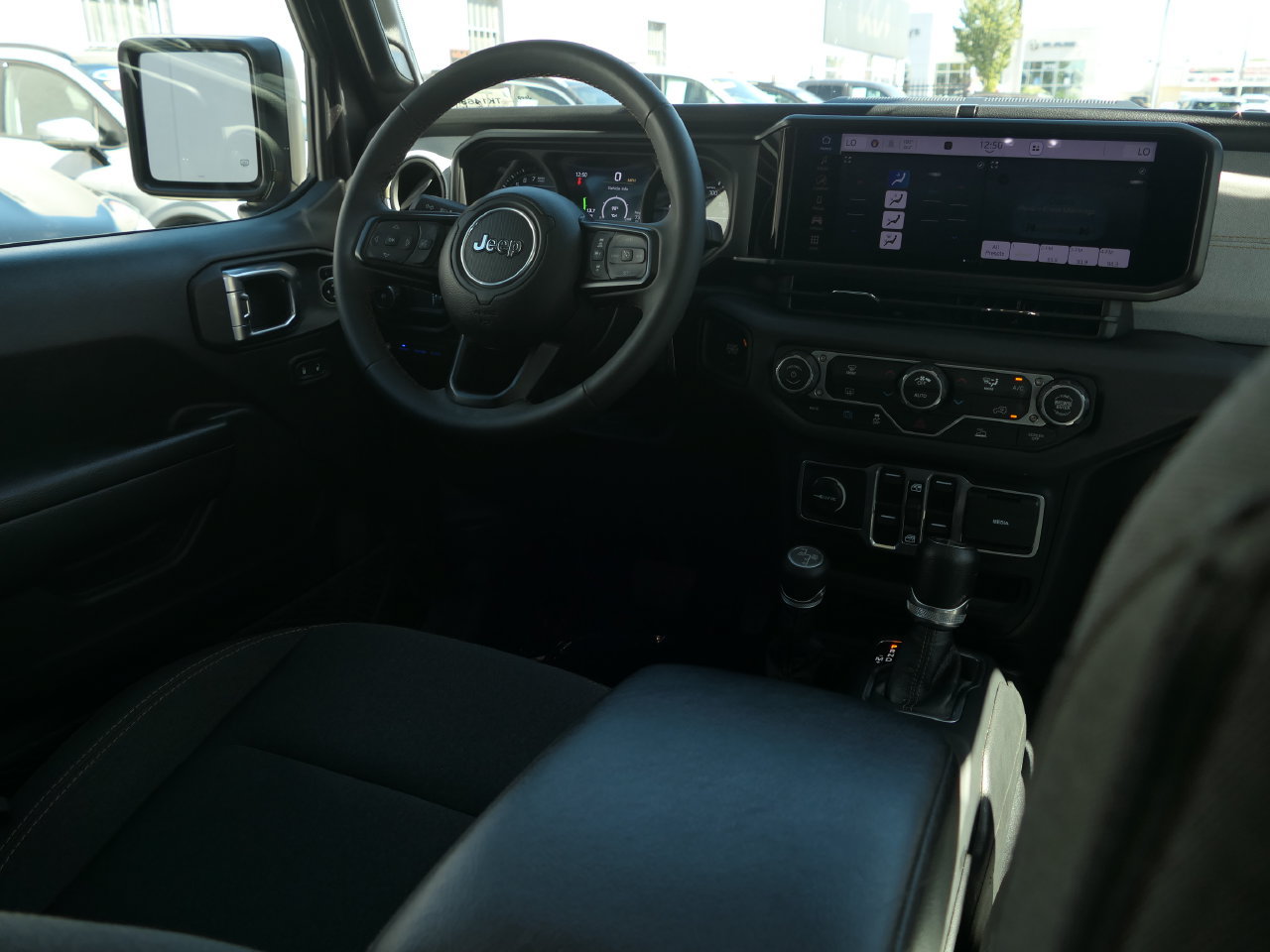 Used 2024 Jeep Wrangler Unlimited AWD/4WD image 27