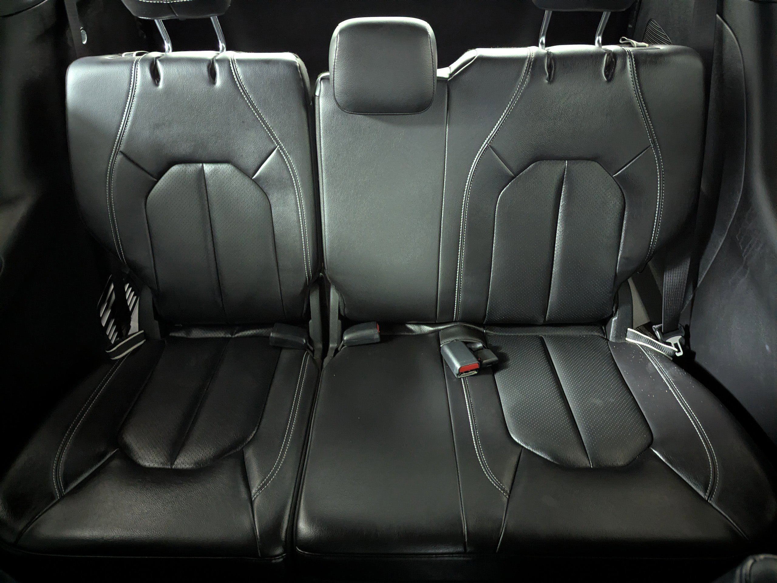 Used 2022 Chrysler Pacifica Touring-L w/ Uconnect Theater Family Group image 16