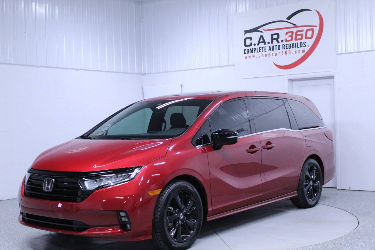 Used 2023 Honda Odyssey Sport image 2