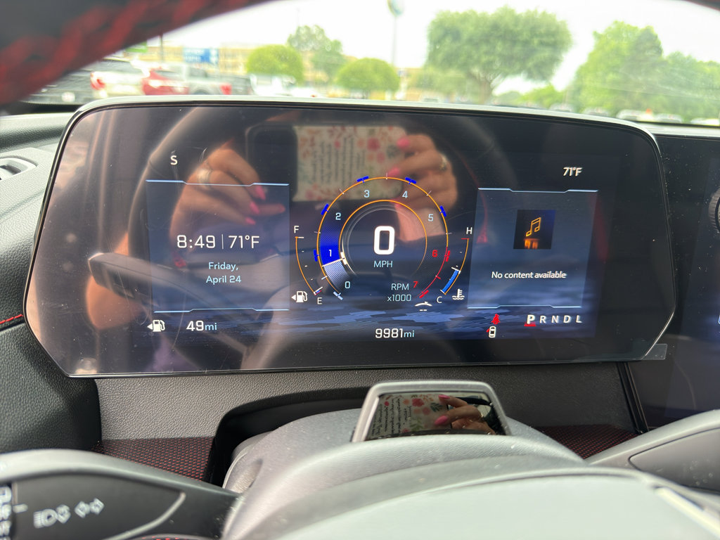 Used 2025 Chevrolet Traverse RS FWD image 33