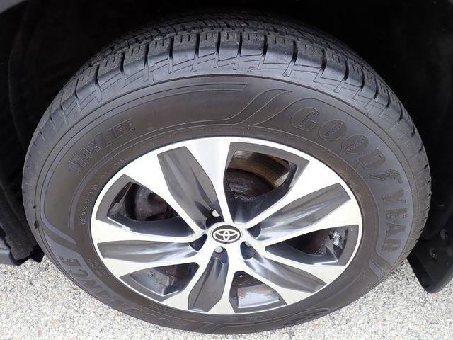 Certified 2021 Toyota Highlander XLE image 12