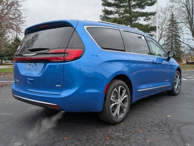 New 2026 Chrysler Pacifica Pinnacle image 3