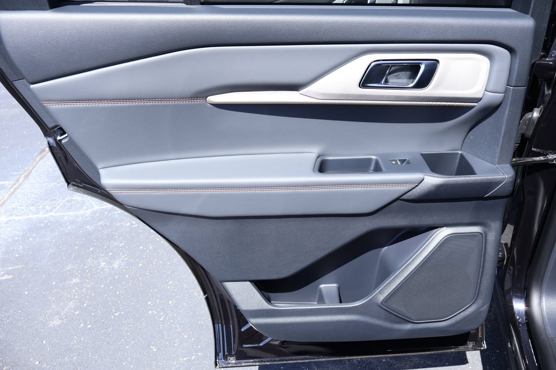 New 2026 Ford Explorer Active RWD image 18
