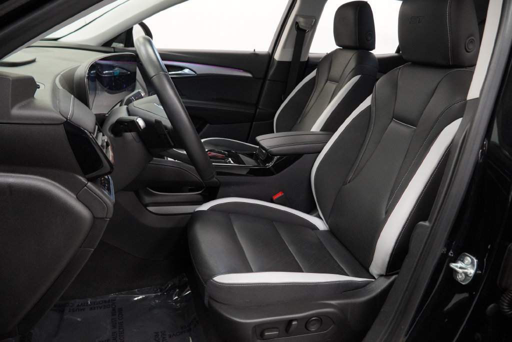 Certified 2025 Buick Envision Sport Touring AWD/4WD image 4