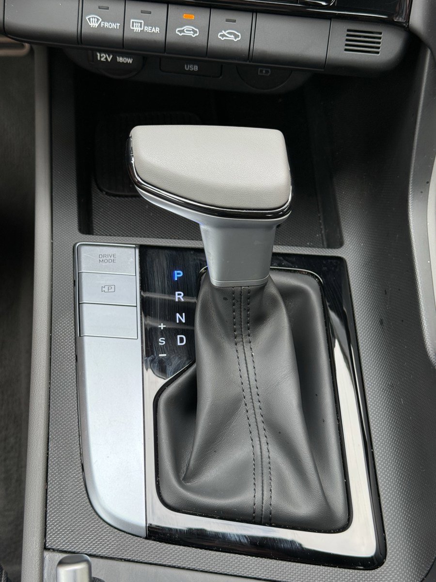 Certified 2025 Hyundai Elantra Sport image 26