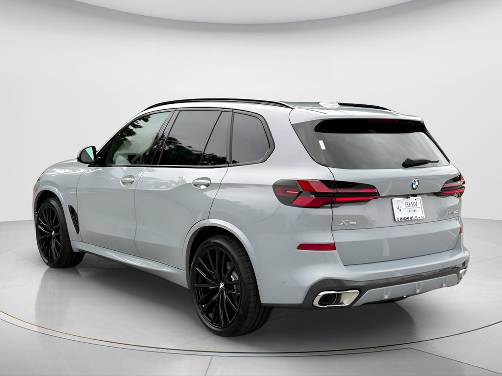New 2026 BMW X5 xDrive40i w/ M Sport Package AWD/4WD image 7