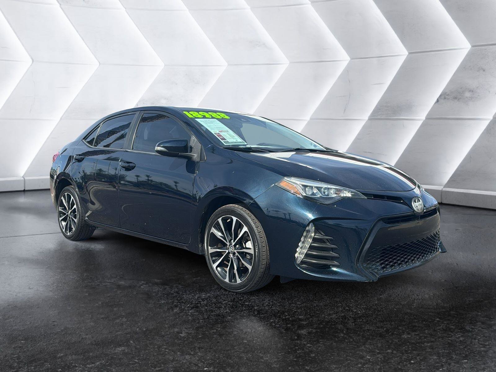 Used 2019 Toyota Corolla SE w/ Carpet Mat Package (TMS) FWD image 1