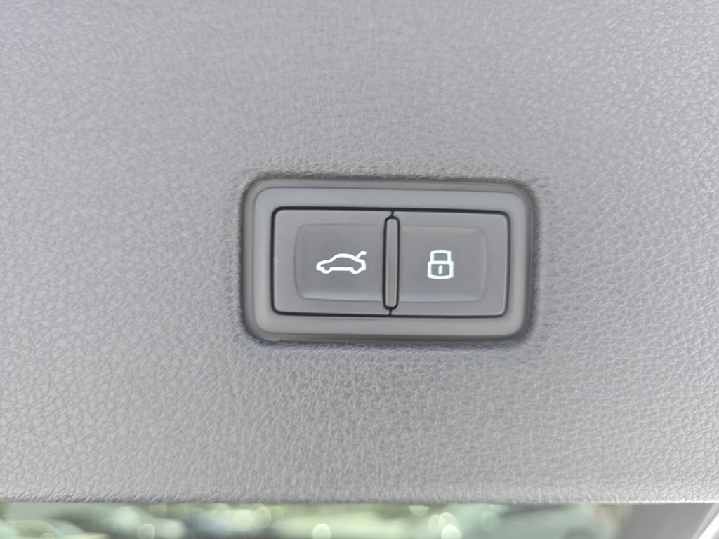Certified 2025 Audi Q8 Premium Plus AWD/4WD image 26