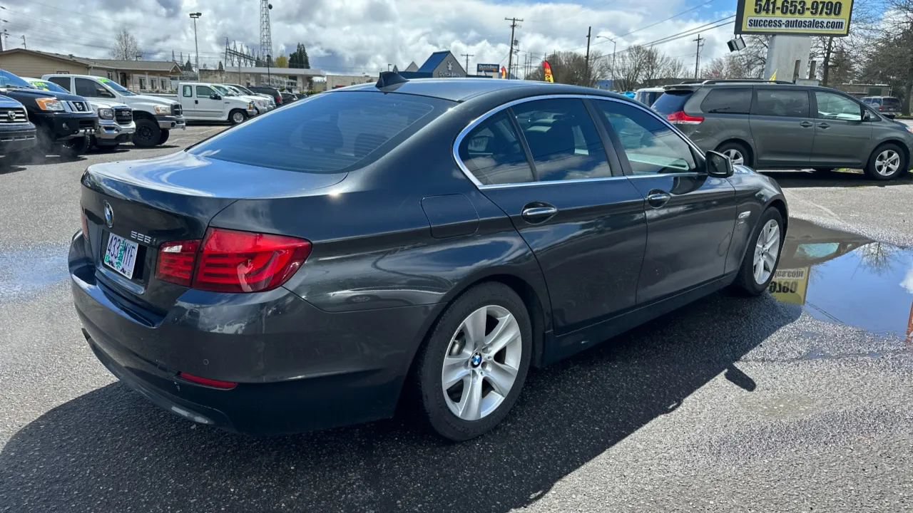 Used 2012 BMW 528i xDrive Sedan AWD/4WD image 3