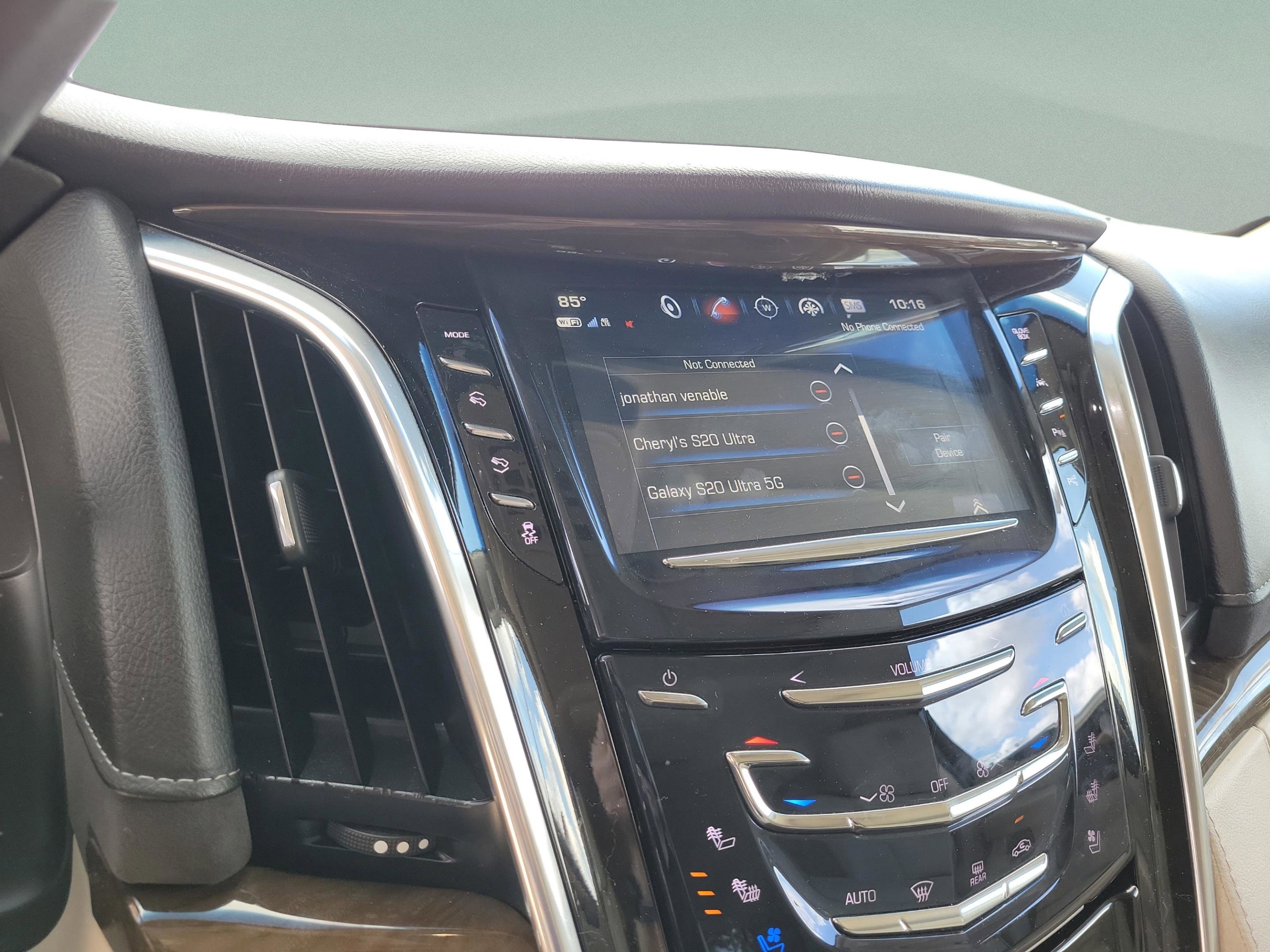 Used 2019 Cadillac Escalade Premium Luxury AWD/4WD image 17