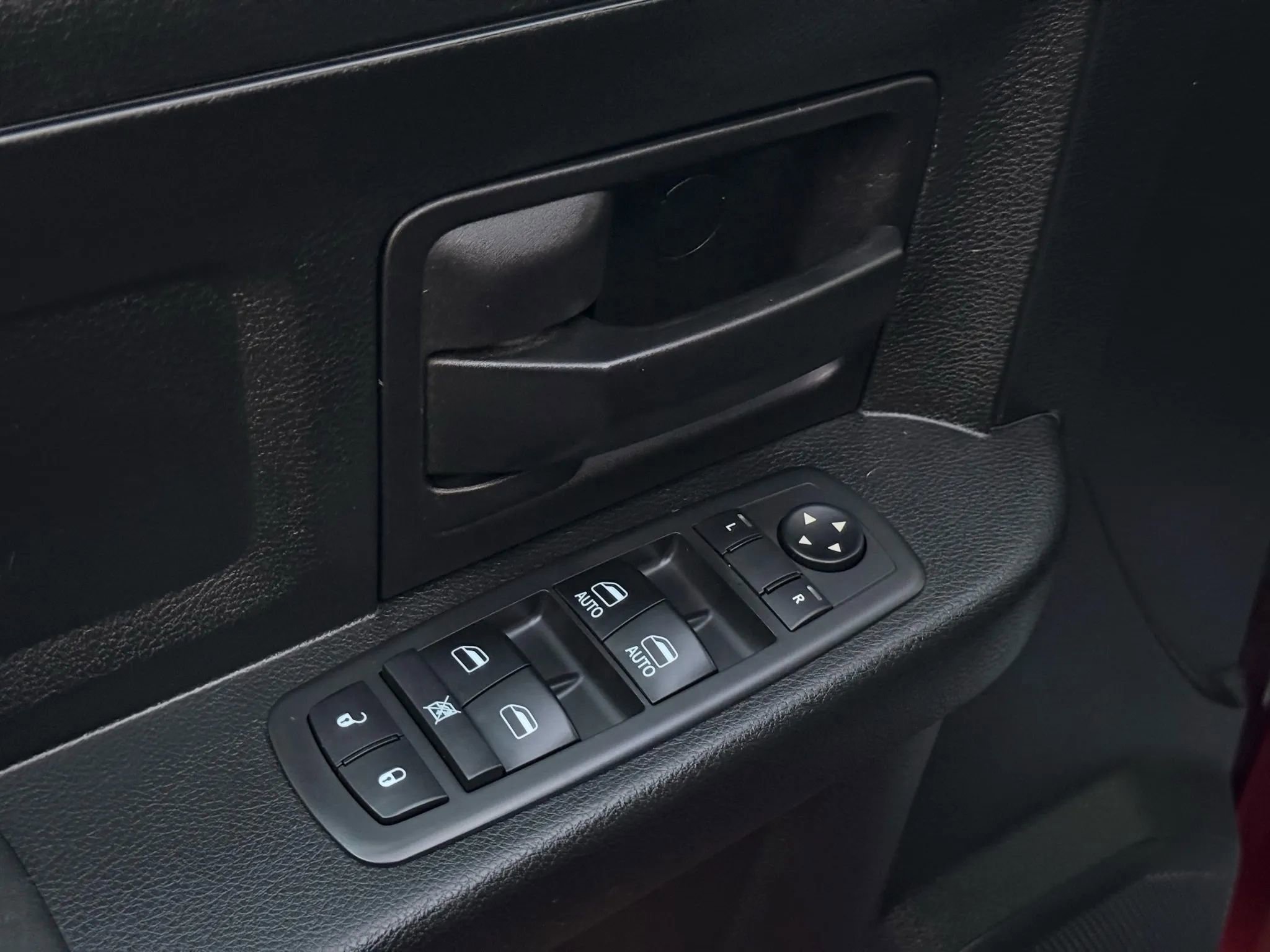 Used 2017 RAM 1500 Express AWD/4WD image 15