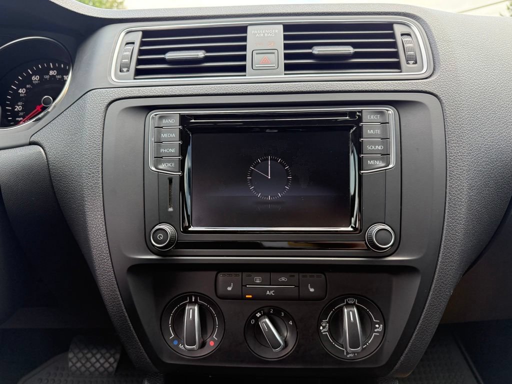 Used 2016 Volkswagen Jetta SE FWD image 22
