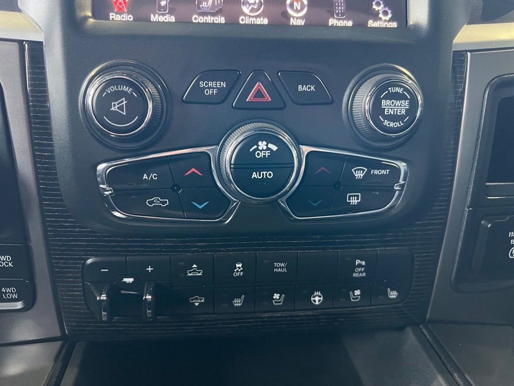 Used 2015 RAM 1500 Limited image 32