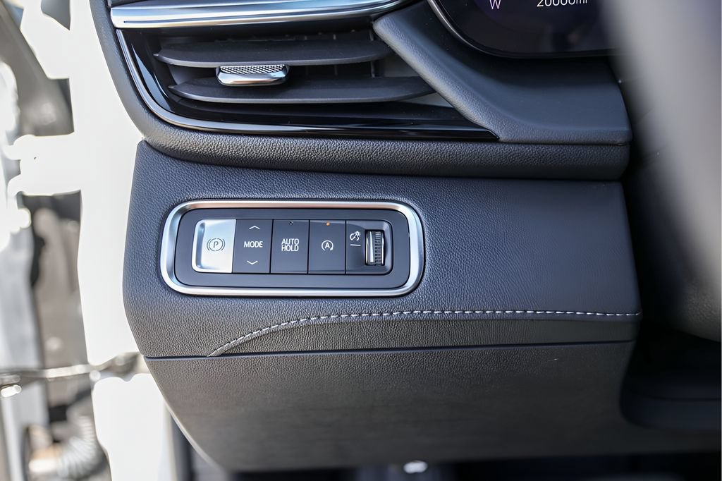 Used 2025 Buick Enclave Avenir w/ Super Cruise Package FWD image 18