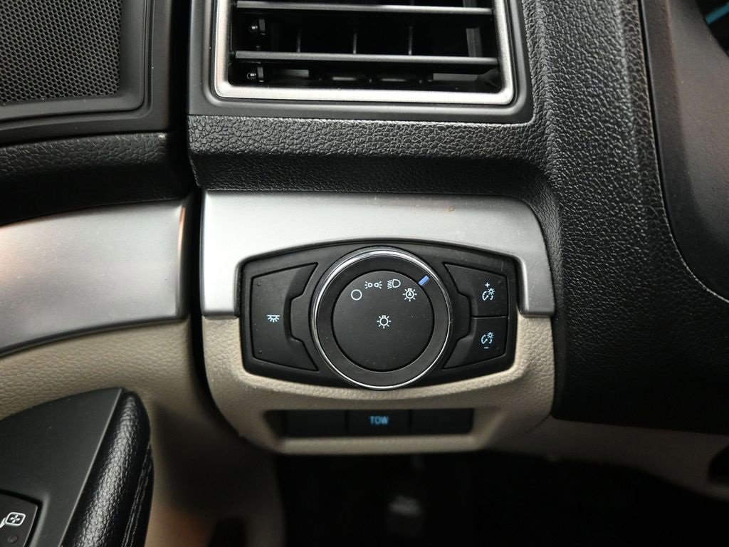 Used 2018 Ford Explorer 4WD image 19