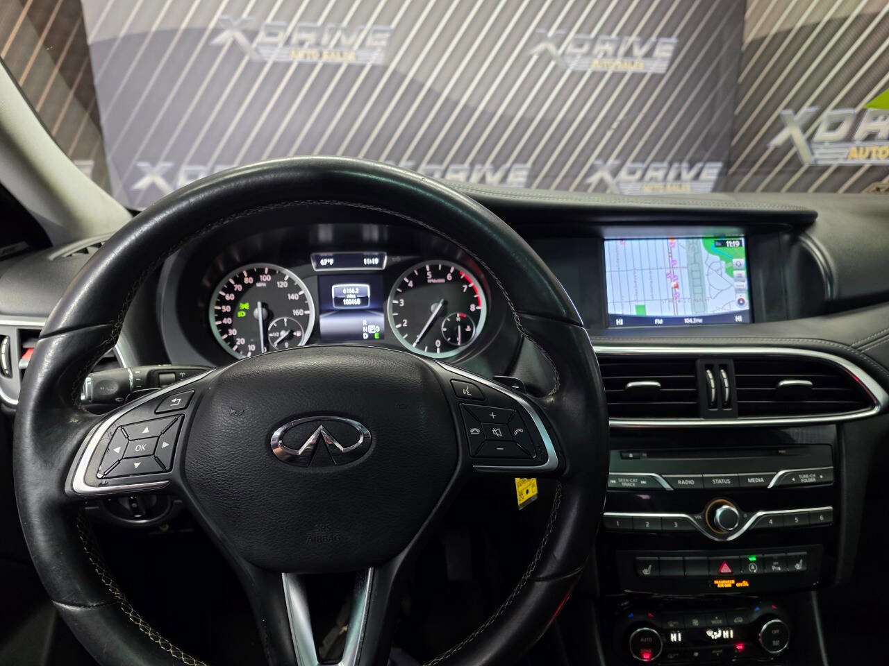 Used 2017 INFINITI QX30 Premium w/ Navigation Package image 19