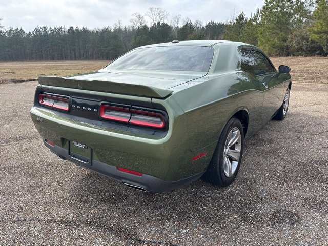 Used 2018 Dodge Challenger SXT image 3