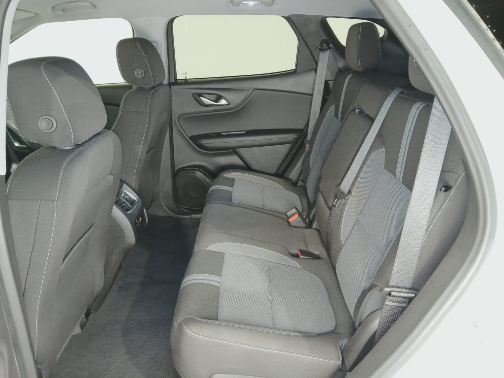 Used 2025 Chevrolet Blazer LT FWD image 12