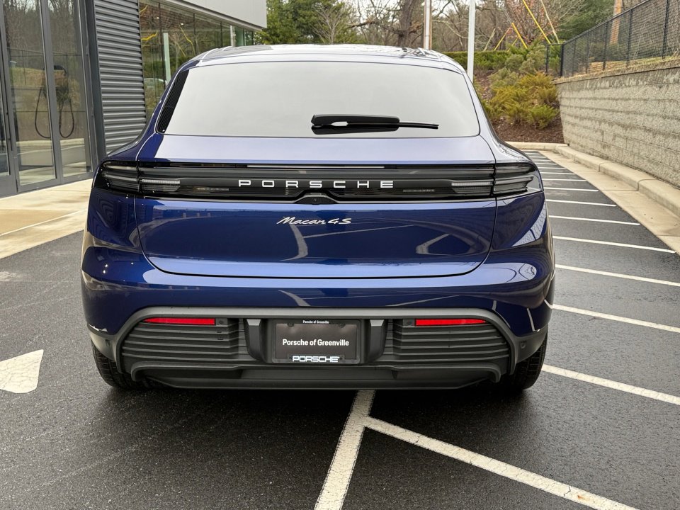 New 2025 Porsche Macan 4S Electric image 6