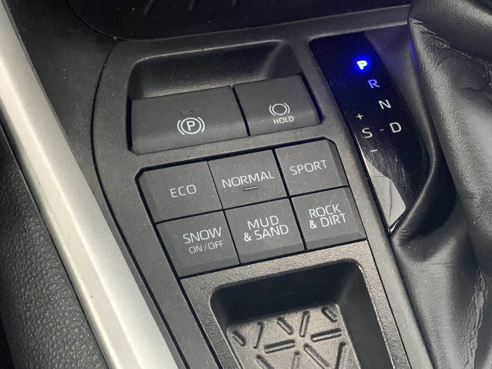 Used 2023 Toyota RAV4 LE image 26