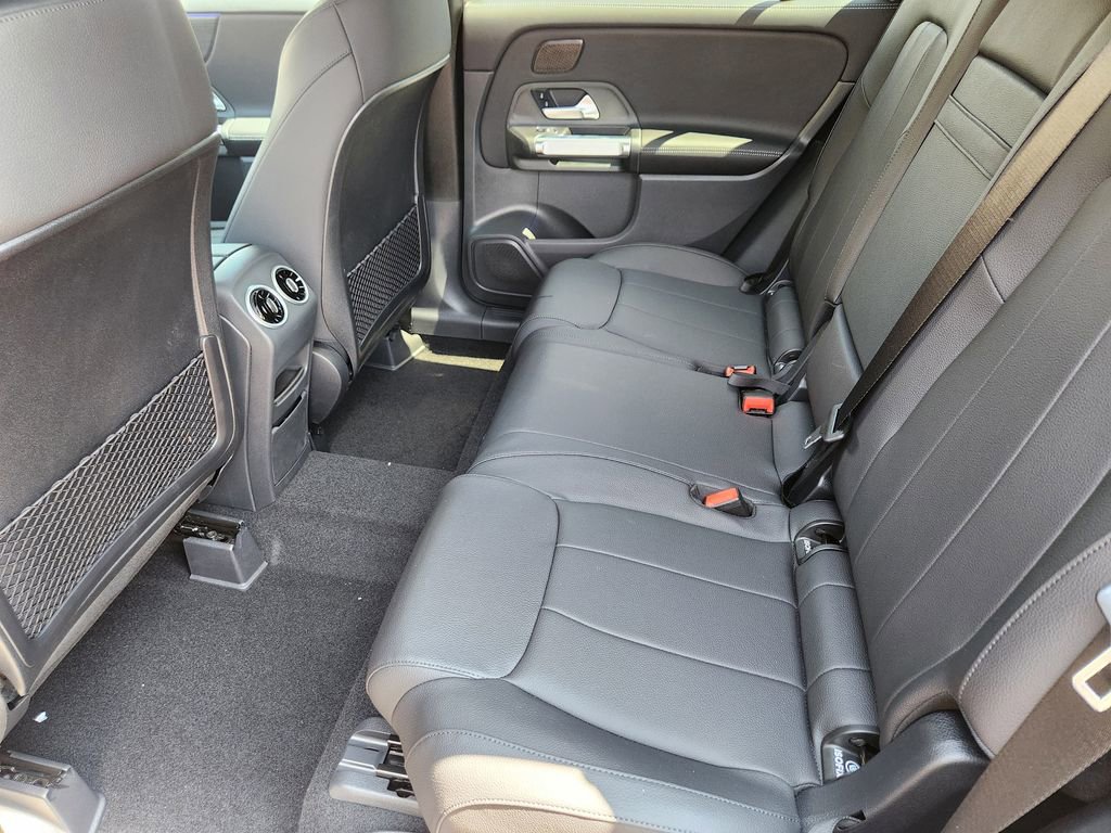 Used 2025 Mercedes-Benz GLB 250 4MATIC image 29