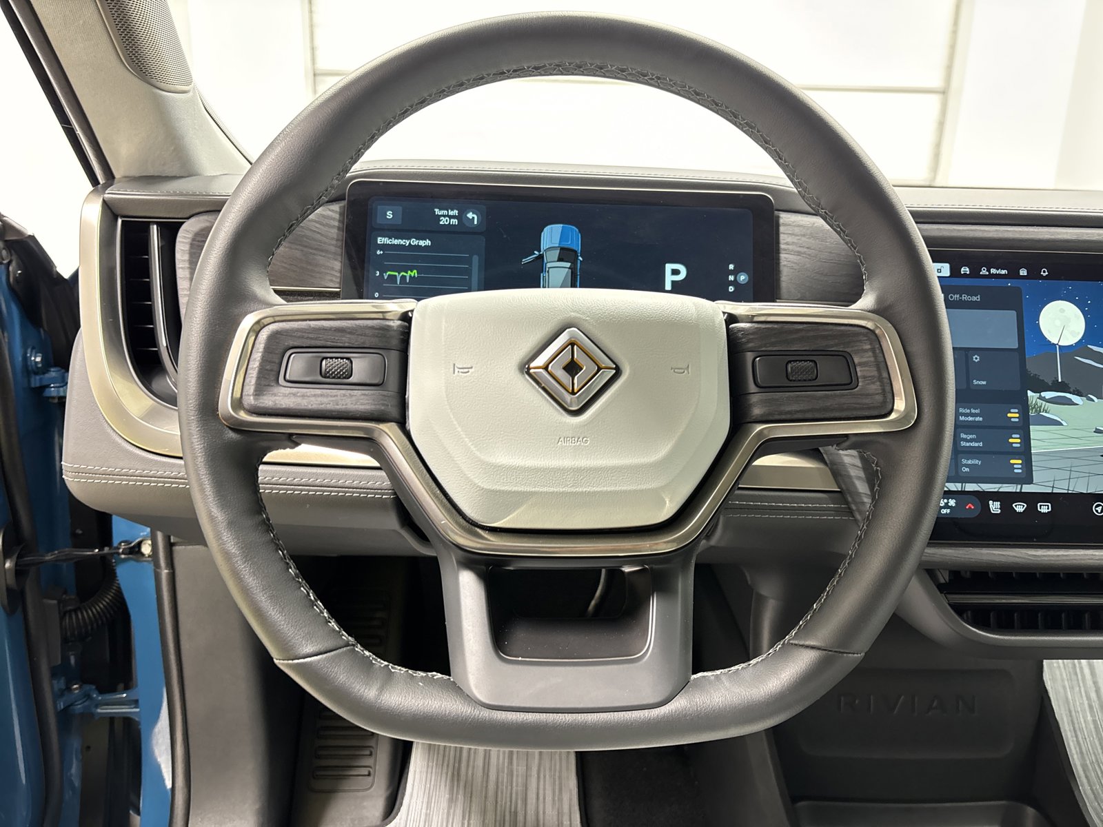 Used 2025 Rivian R1S Adventure AWD/4WD image 28