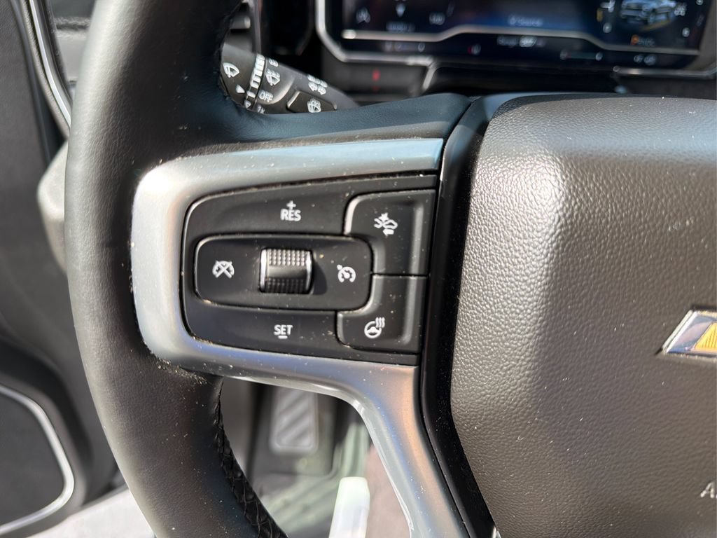 Used 2023 Chevrolet Silverado 1500 LT AWD/4WD image 29
