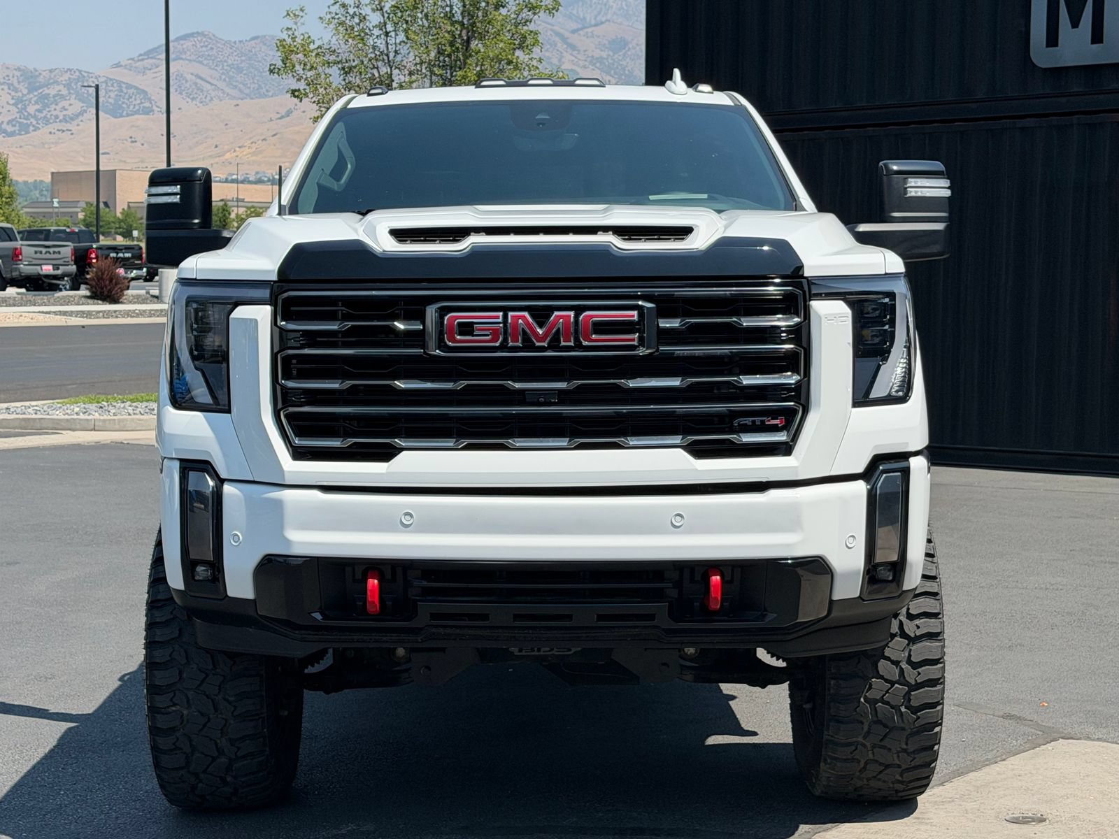 Used 2024 GMC Sierra 3500 AT4 w/ AT4 Premium Plus Package AWD/4WD image 2