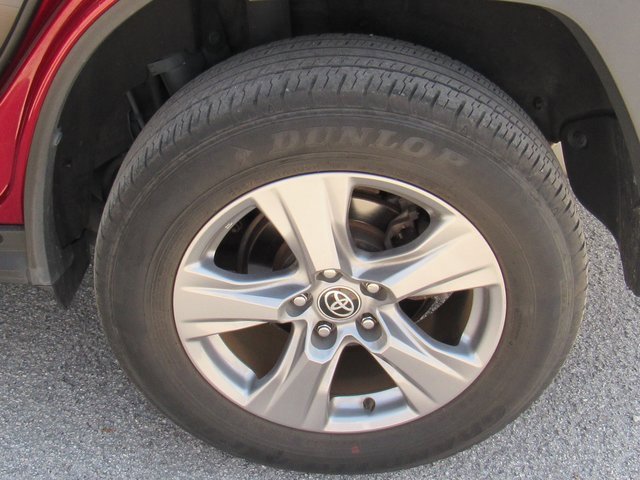 Used 2022 Toyota RAV4 XLE image 11