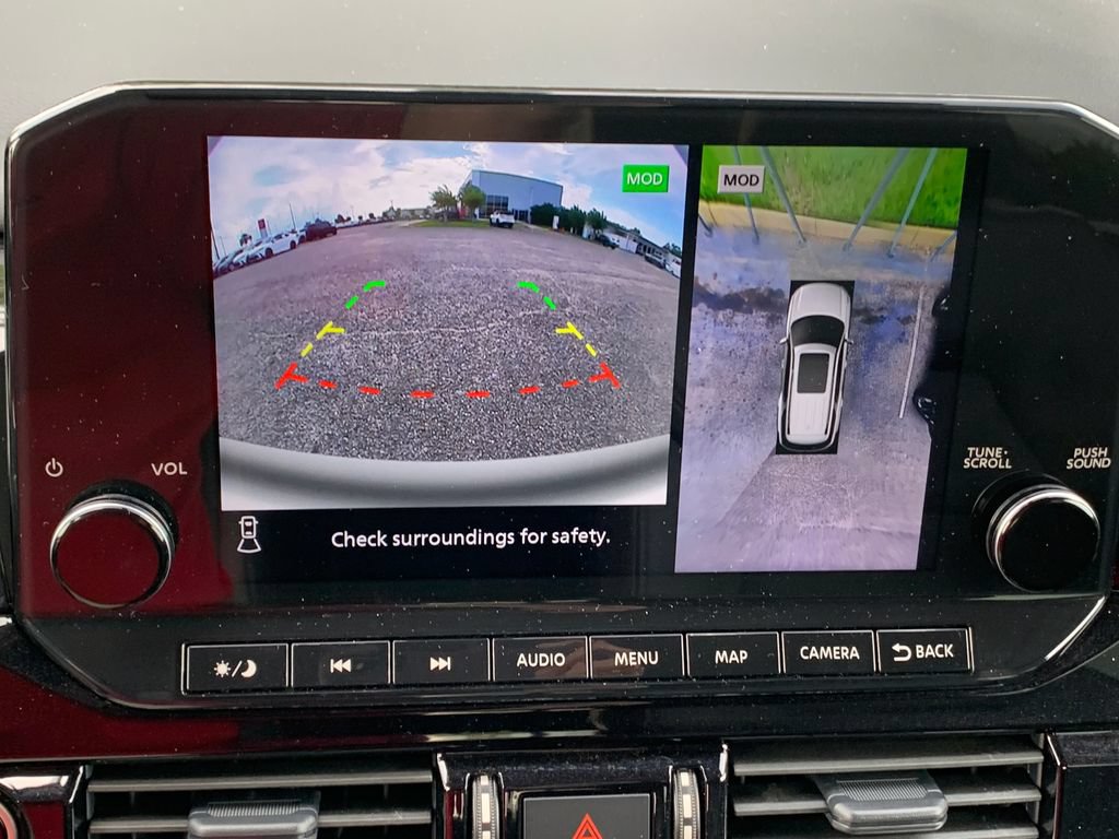 Used 2024 Nissan Pathfinder Platinum FWD image 29