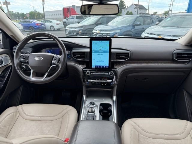 Used 2022 Ford Explorer Platinum w/ Equipment Group 601A AWD/4WD image 13
