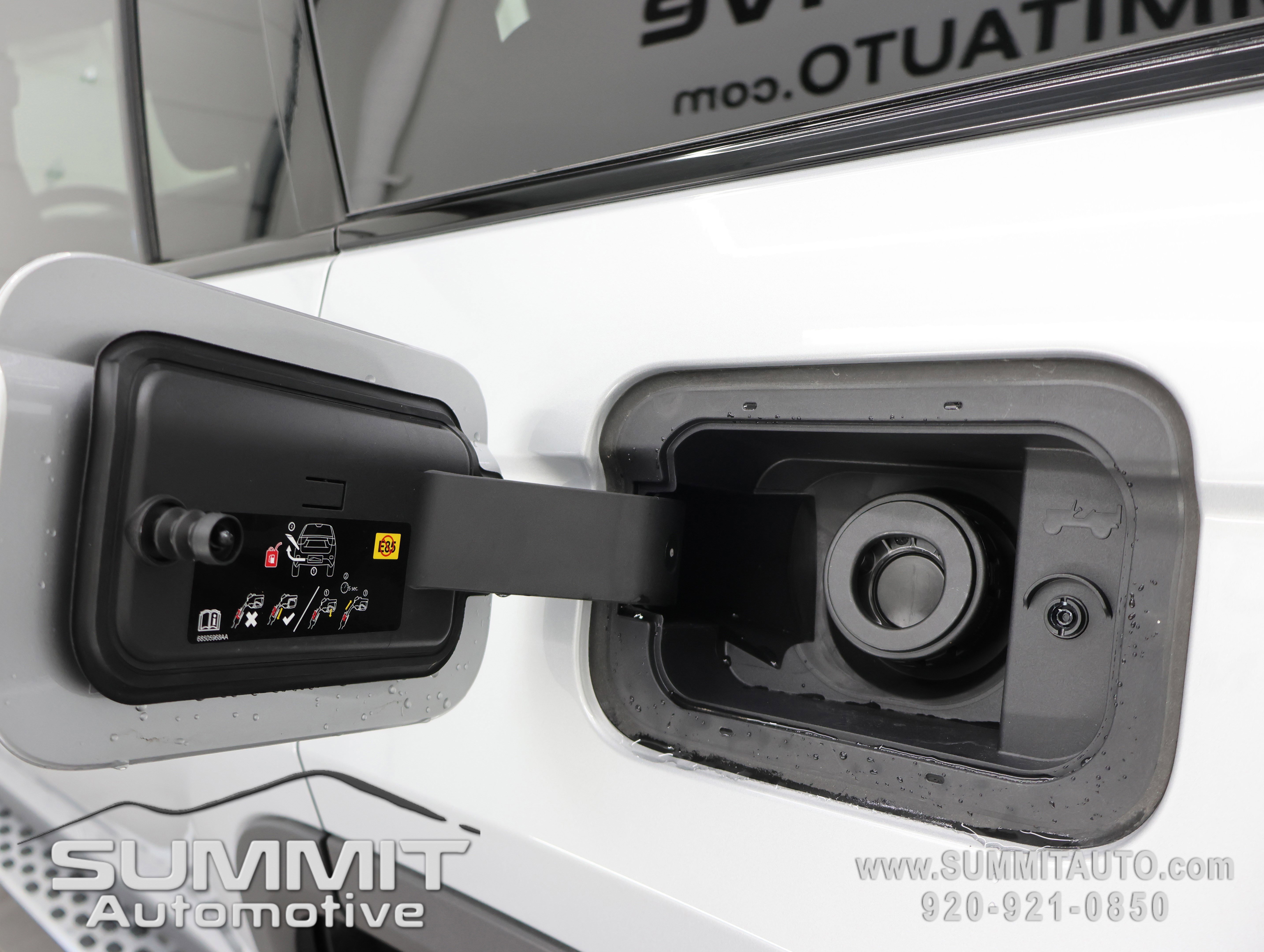 New 2025 Jeep Grand Cherokee Limited w/ Black Appearance Package image 31