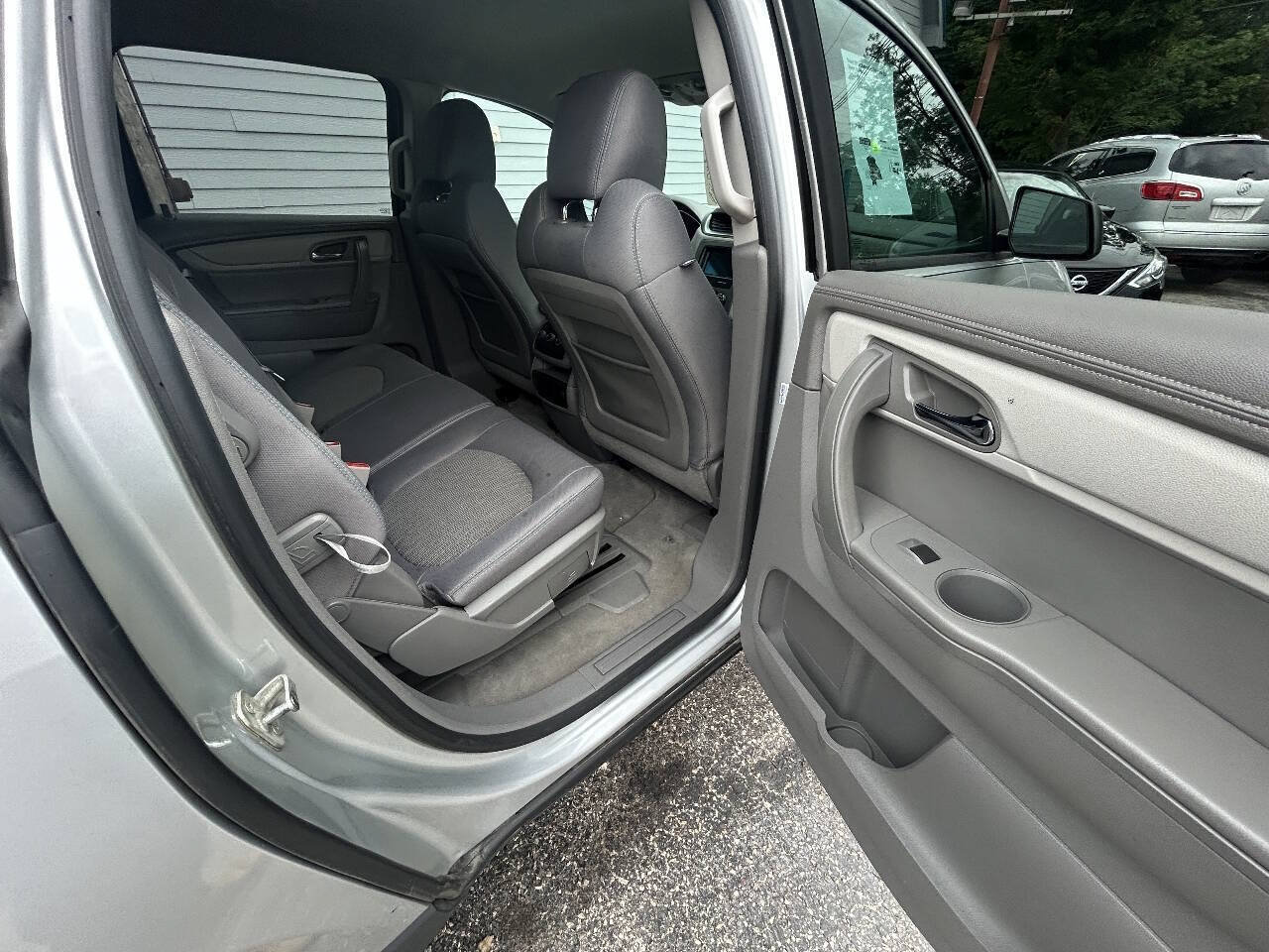 Used 2013 Chevrolet Traverse LS FWD image 8