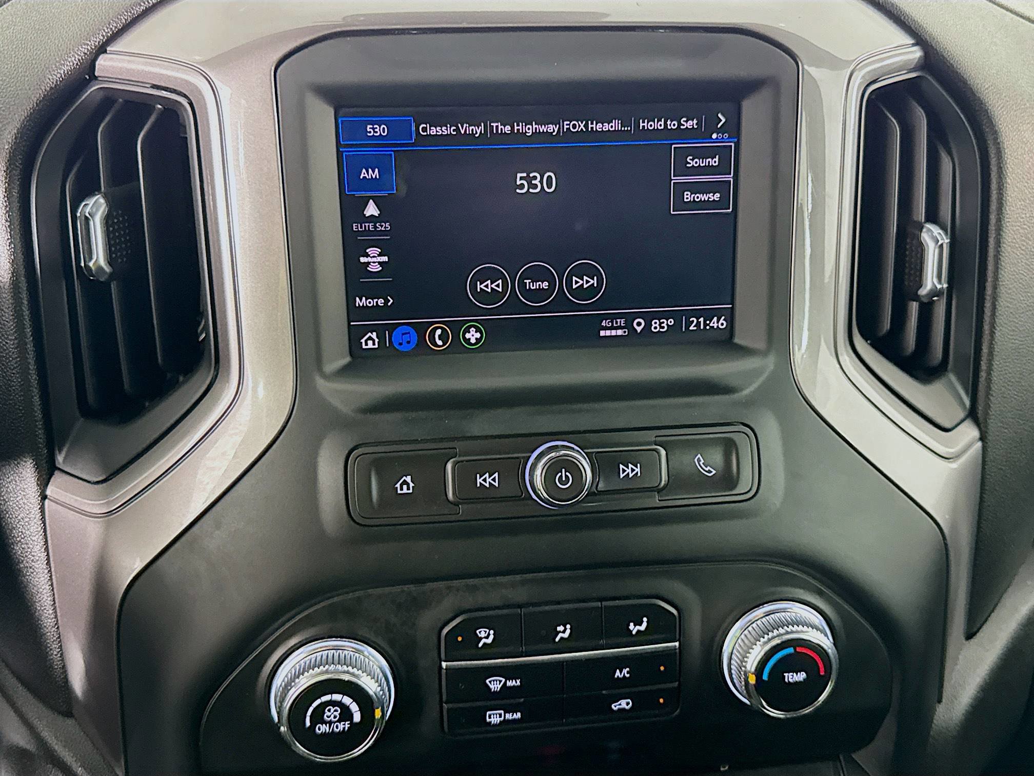 Used 2024 GMC Sierra 2500 Pro w/ Convenience Package image 16