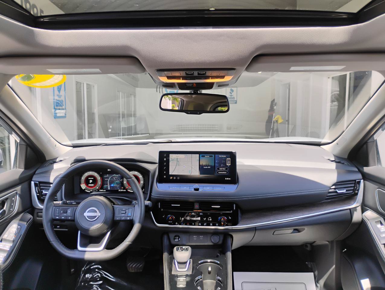 Used 2024 Nissan Rogue Platinum w/ Platinum Premium Package FWD image 19