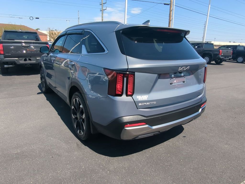 Used 2025 Kia Sorento EX w/ Panoramic Sunroof Package FWD image 6