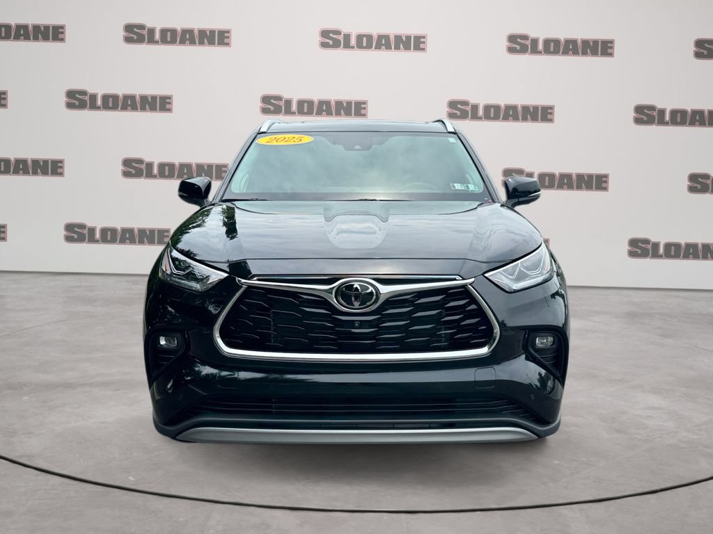 Used 2025 Toyota Highlander Platinum AWD/4WD image 8
