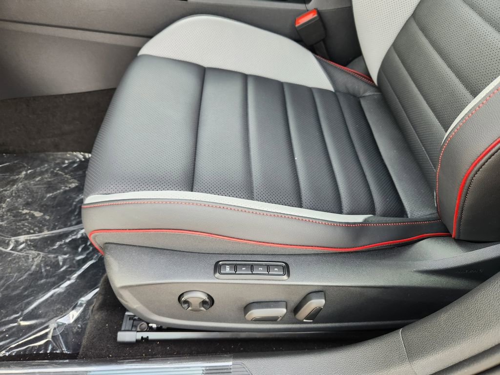 New 2025 Volkswagen GTI SE image 13